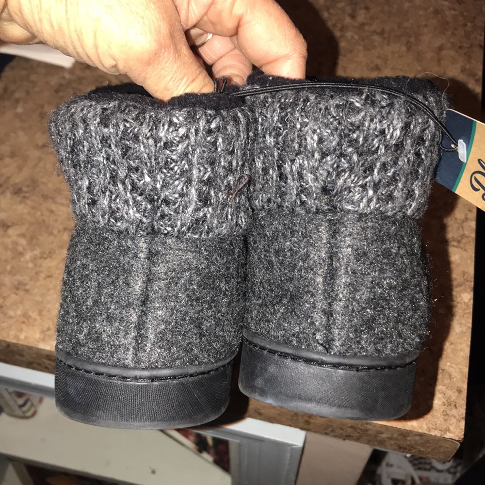 NWT Women's Dearfoams Ankle Boots - Picture 5 of 10